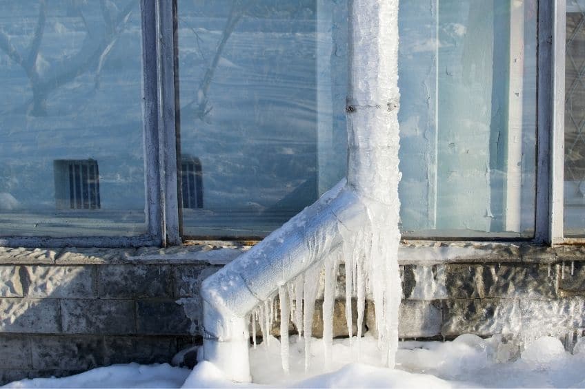 4 Helpful Tips To Prevent Your Water Pipes From Freezing